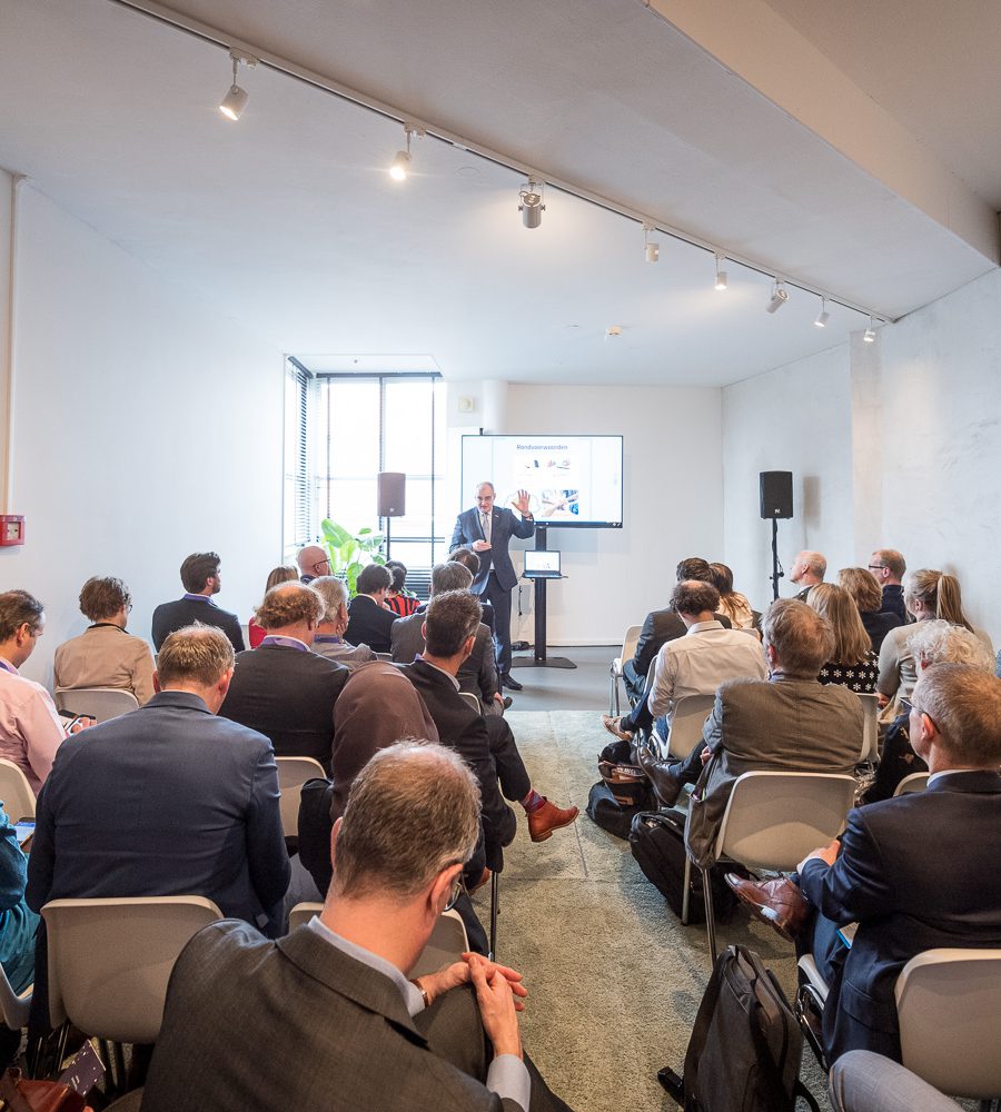 Erik de Vries Room tijdens een congres in Gooiland in Hilversum