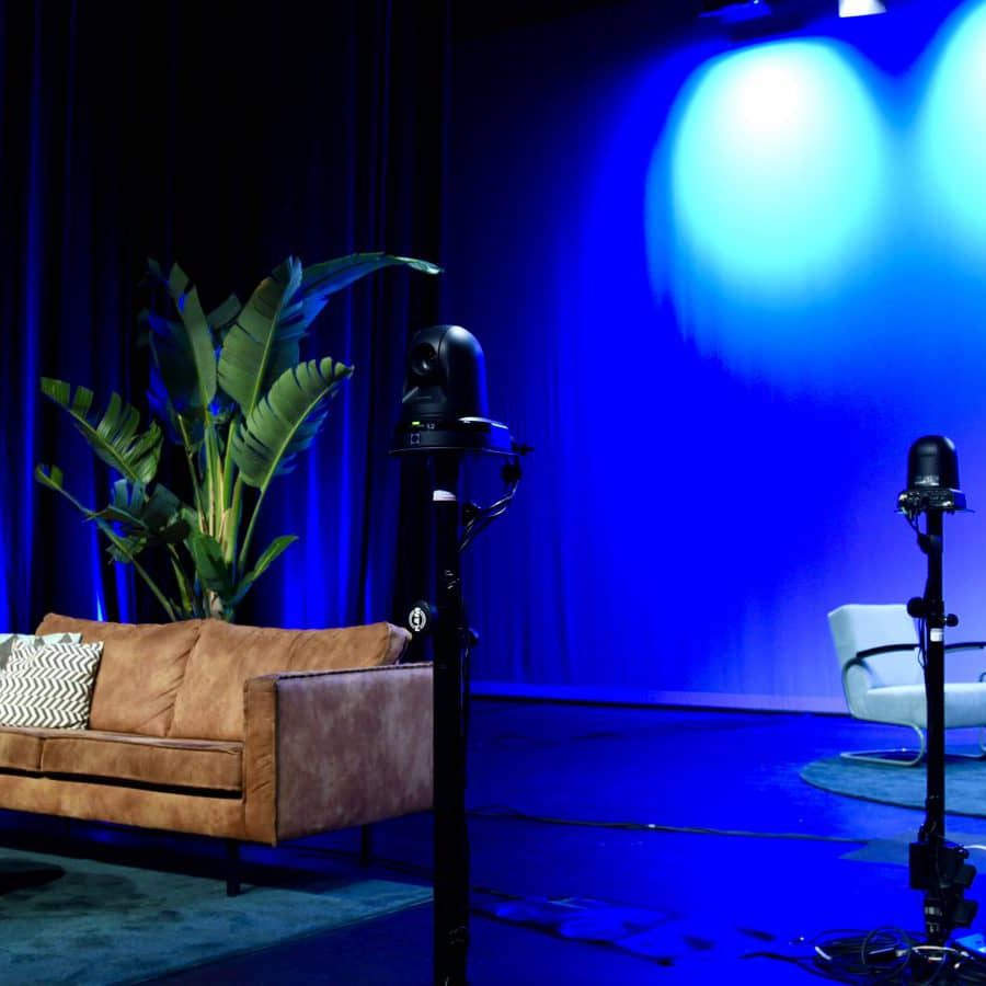 Podium opgezet als studio